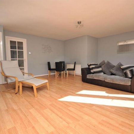 No 11 3 Bed Serviced Appartment Town Centre Girvan Dış mekan fotoğraf