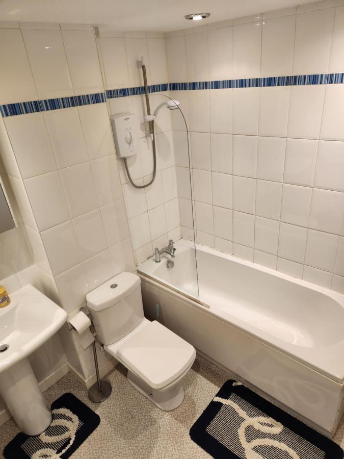No 11 3 Bed Serviced Appartment Town Centre Girvan Dış mekan fotoğraf